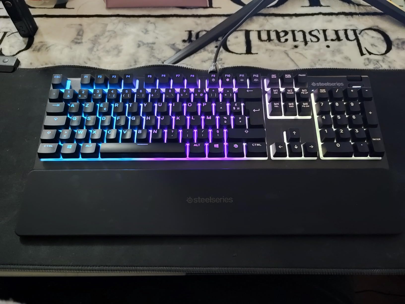 AZERTY ist selten, hier top
