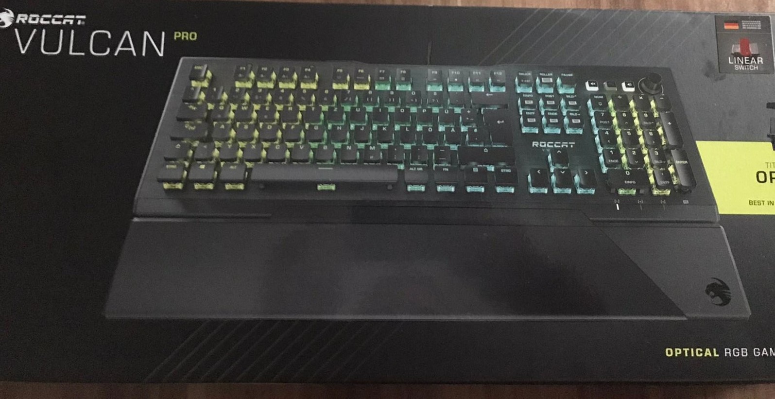 Für Schreibarbeit und Gaming perfekt